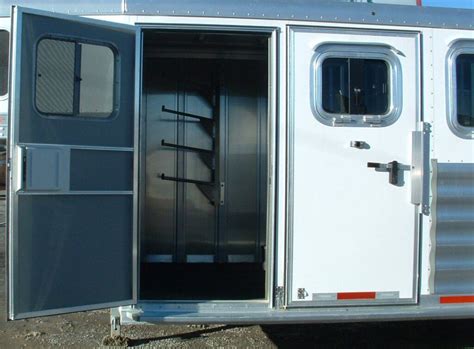 Featherlite Horse Trailer Model 8541 (Gooseneck) Model 8541 is the industrys most versatile horse trailer. . Featherlite saddle rack